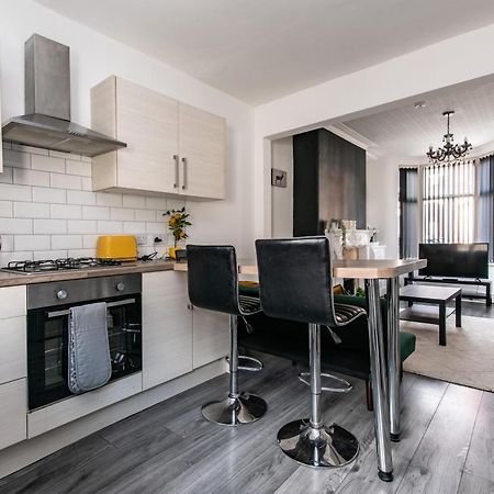 2 Bed House Close To Liverpool & Everton Stadiums Exterior foto
